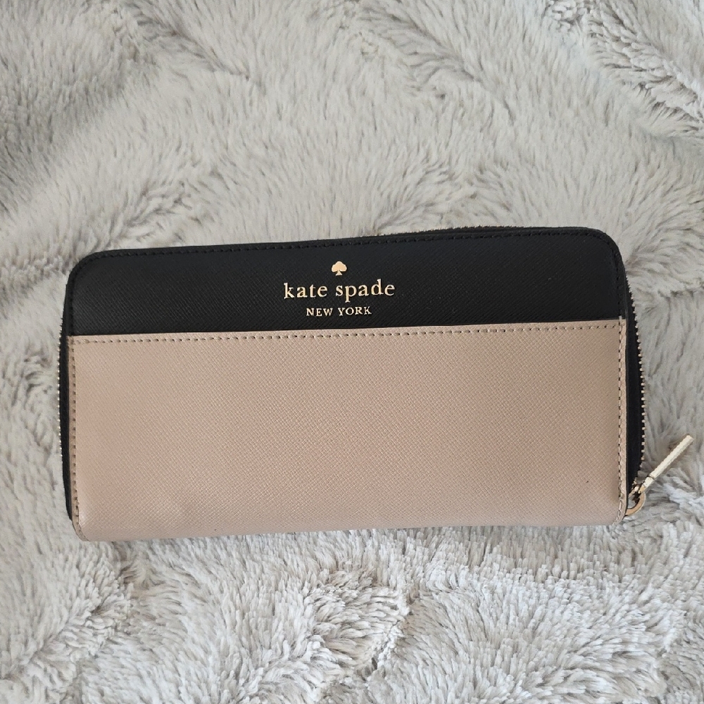 Kate Spade Black and Cream Wallet